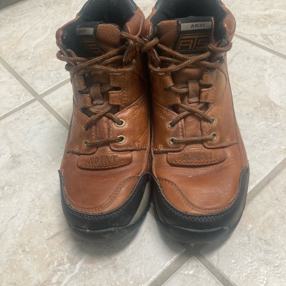 Womens Ariat Boots - Picture 2 of 5